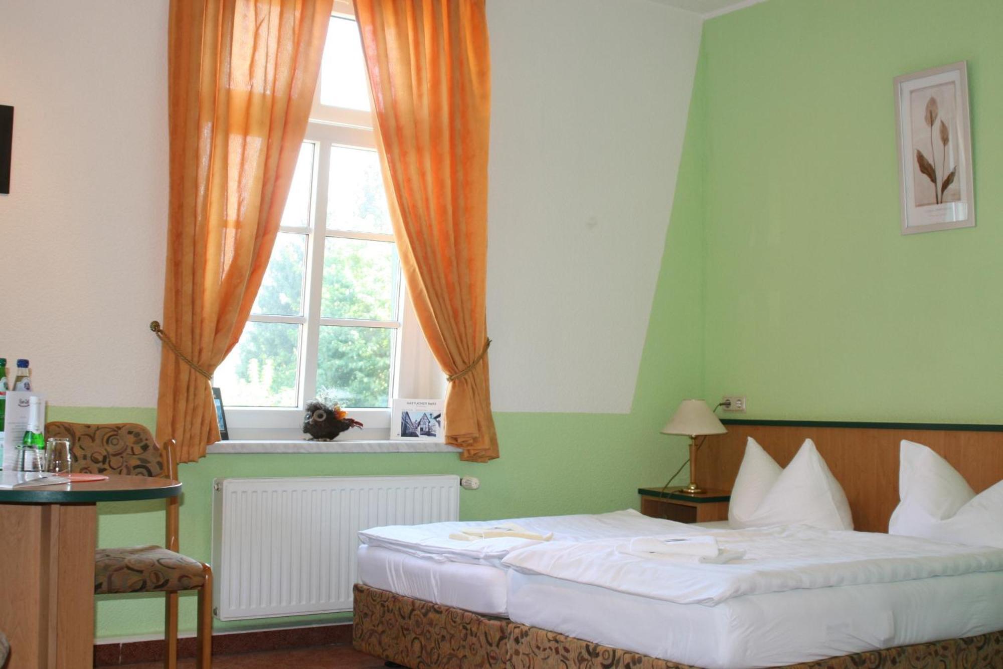 Haus Kehrwieder - Hotel Am Kur-Cafe Bad Suderode Rum bild